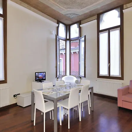 Castello Di Godego Sleeps 7 Air Con Wifi *