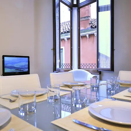 Daire Castello Di Godego Sleeps 7 Air Con Wifi Venedik