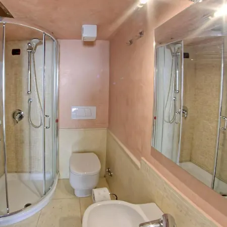 Castello Di Godego Sleeps 7 Air Con Wifi Daire Venedik