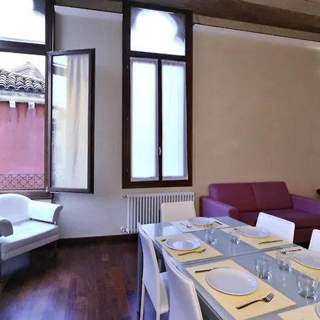 Daire Castello Di Godego Sleeps 7 Air Con Wifi Venedik